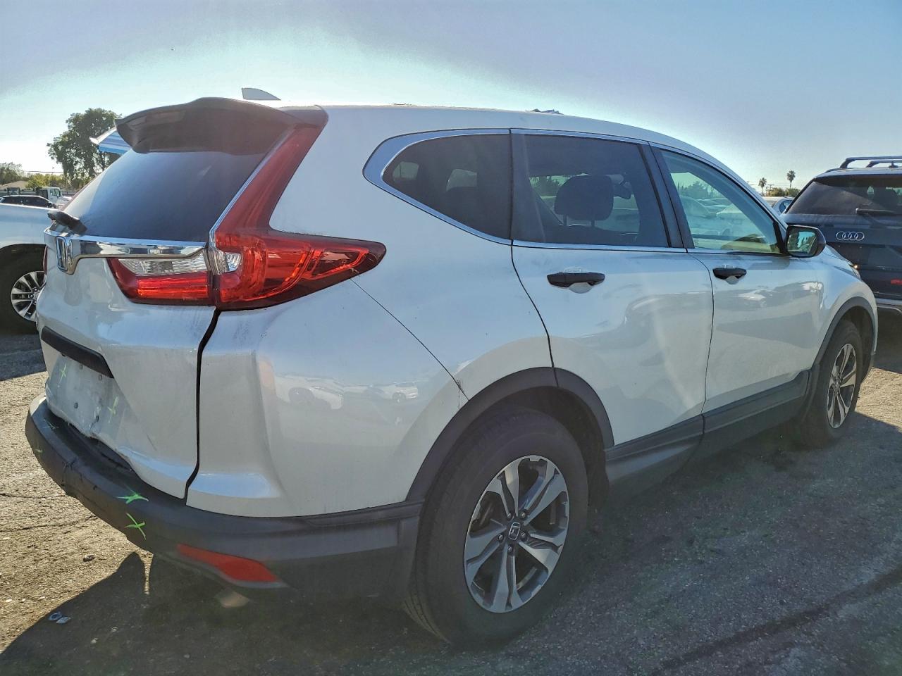 2017 HONDA CR-V LX photo 3