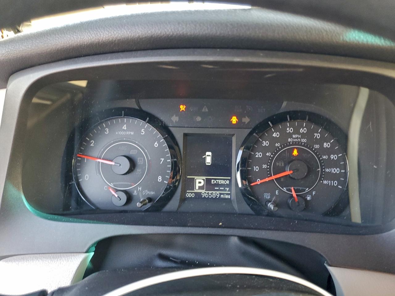 2017 TOYOTA SIENNA LE photo 9