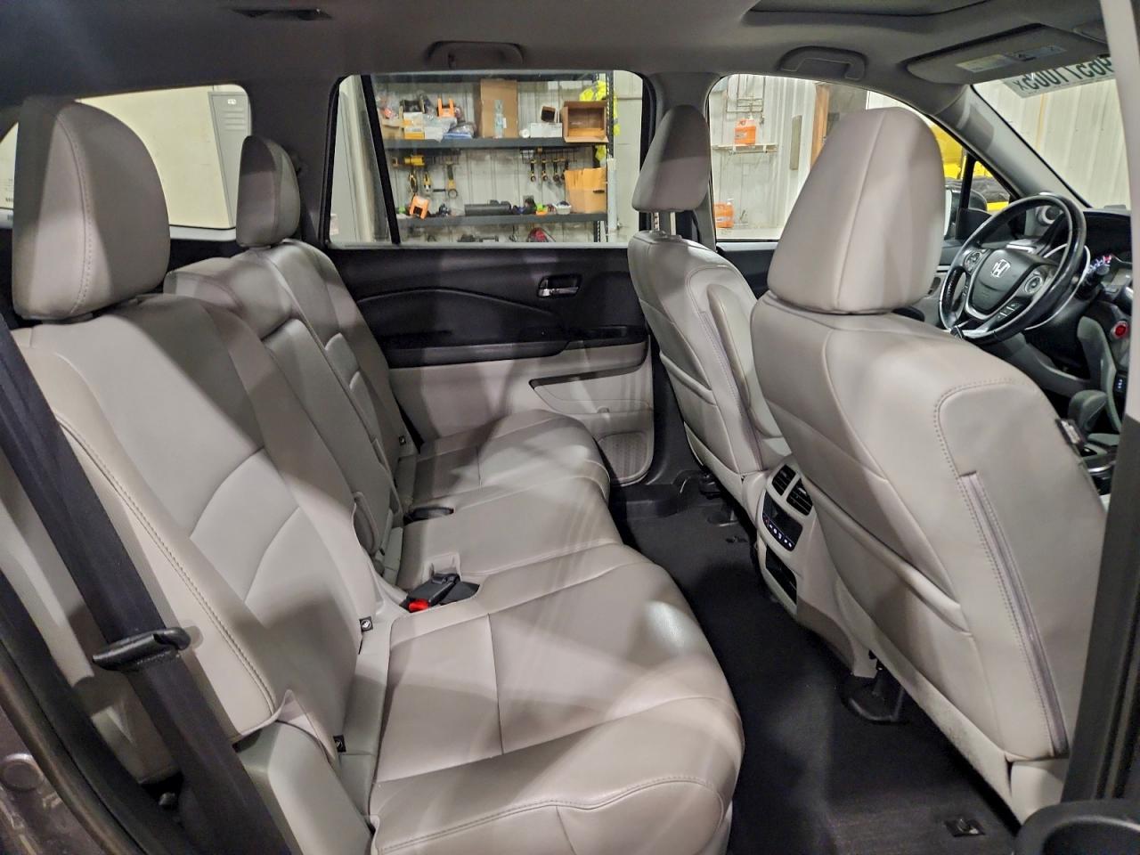 2016 HONDA PILOT EXL photo 11