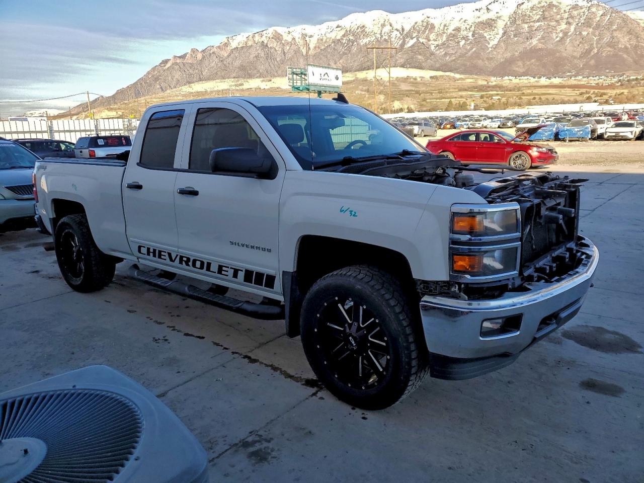 2015 CHEVROLET SILVERADO K1500 LT photo 4