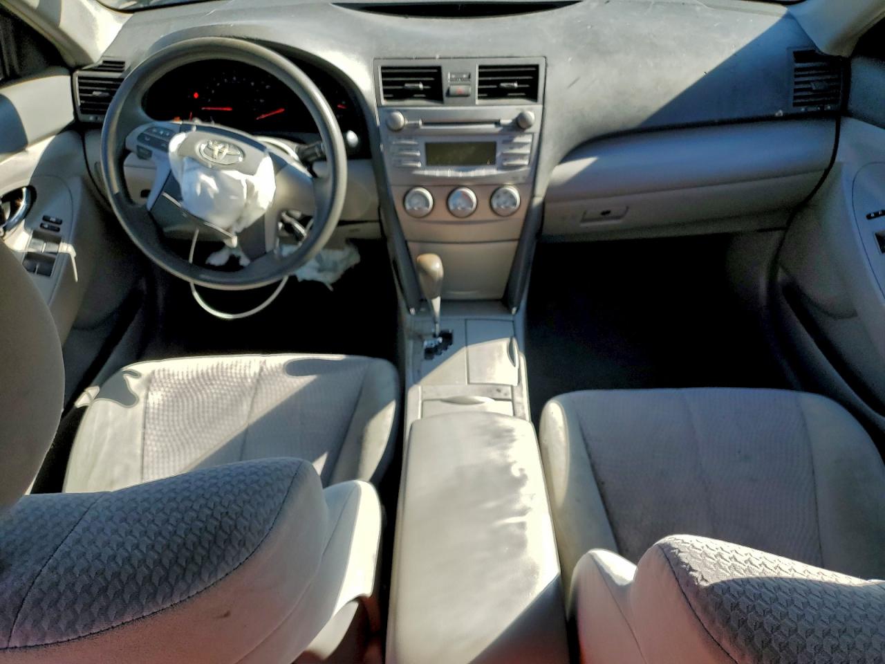 2011 TOYOTA CAMRY BASE photo 15
