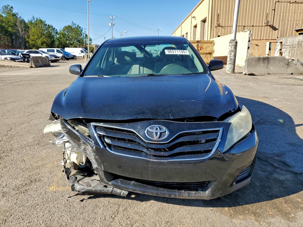 2011 TOYOTA CAMRY BASE photo 9