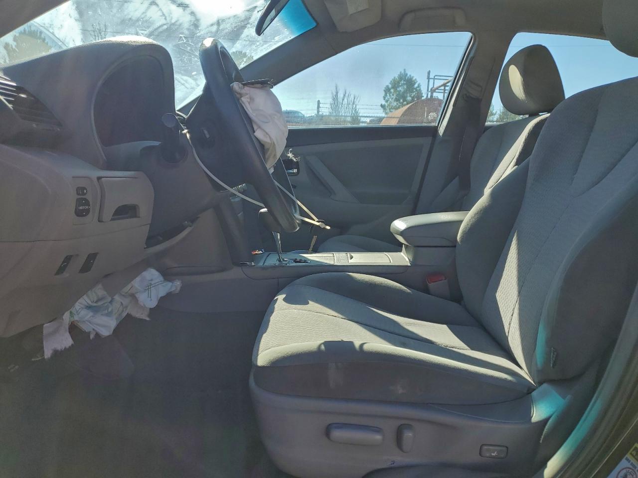 2011 TOYOTA CAMRY BASE photo 13
