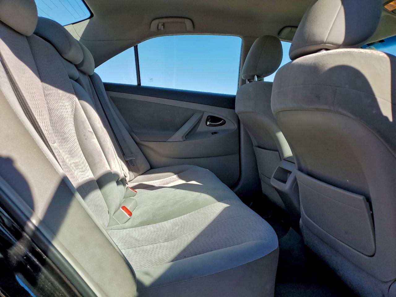 2011 TOYOTA CAMRY BASE photo 19