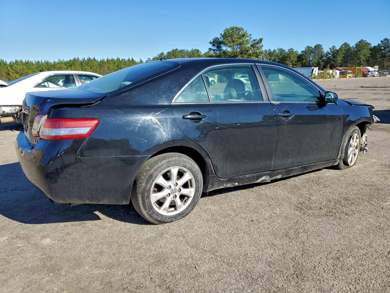 2011 TOYOTA CAMRY BASE photo 5