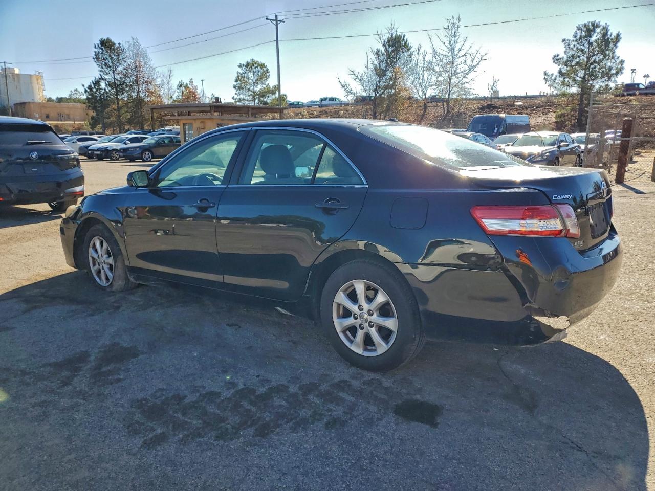 2011 TOYOTA CAMRY BASE photo 3