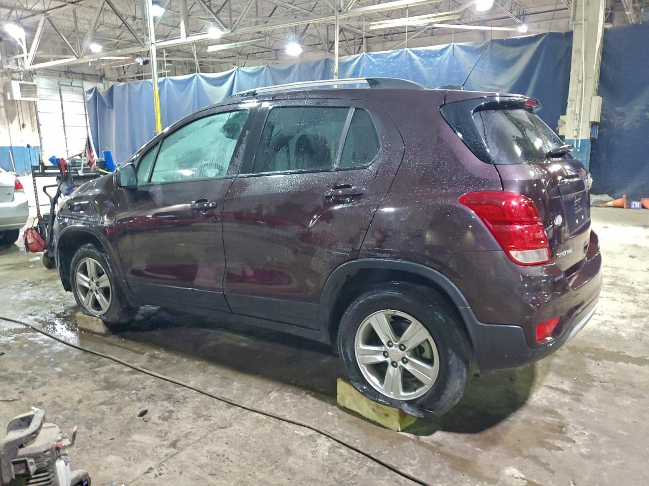 2021 CHEVROLET TRAX 1LT photo 2