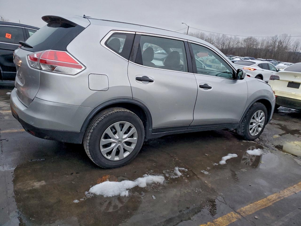 2016 NISSAN ROGUE S photo 3