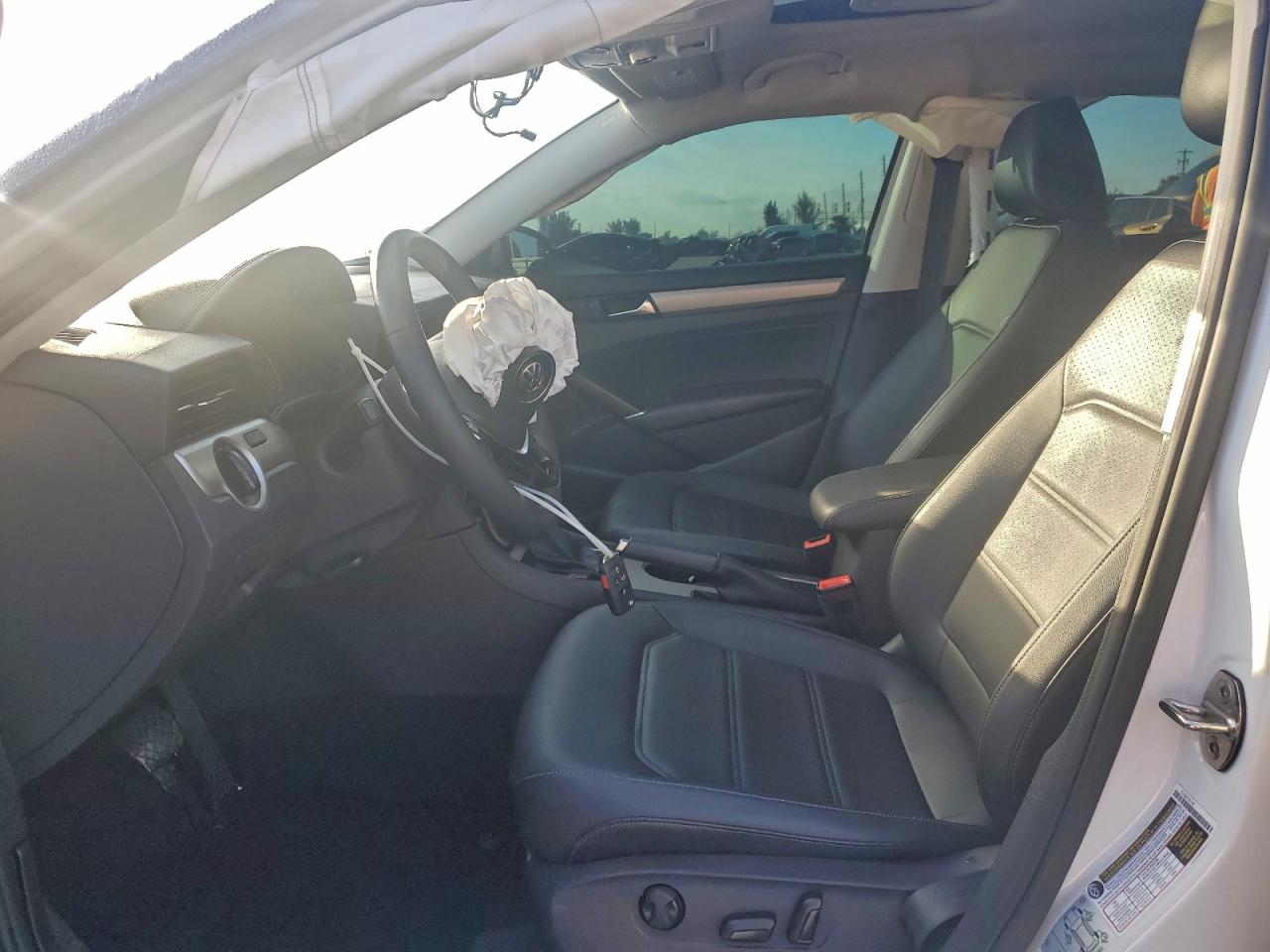 2021 VOLKSWAGEN PASSAT SE photo 13