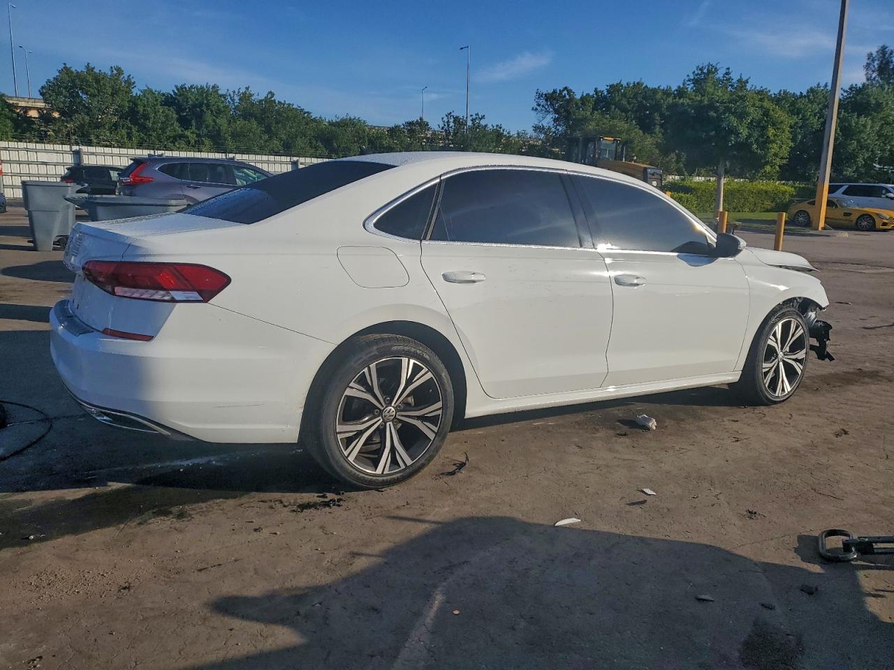 2021 VOLKSWAGEN PASSAT SE photo 5