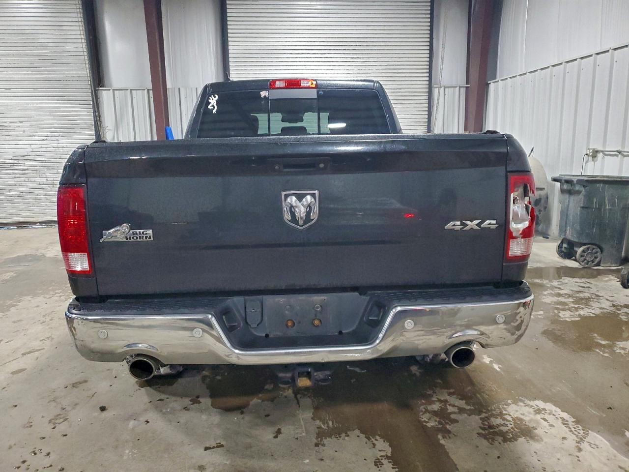 2016 RAM 1500 SLT photo 6