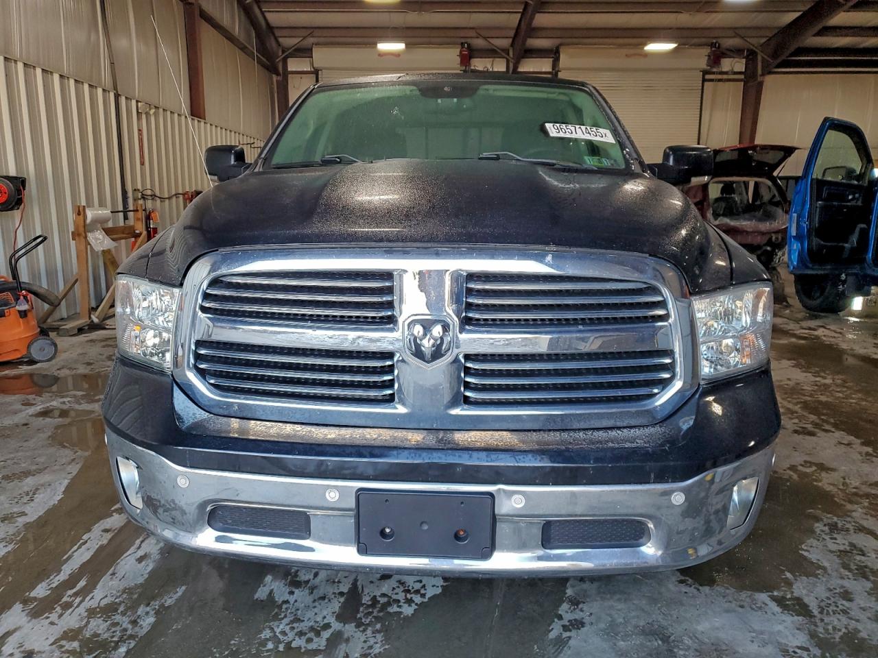 2016 RAM 1500 SLT photo 5