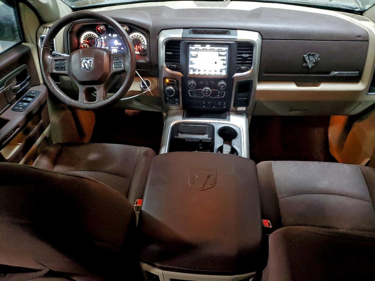 2016 RAM 1500 SLT photo 8