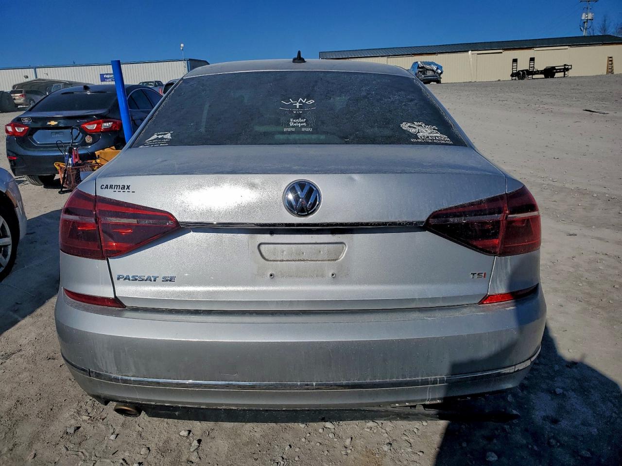2018 VOLKSWAGEN PASSAT SE photo 6