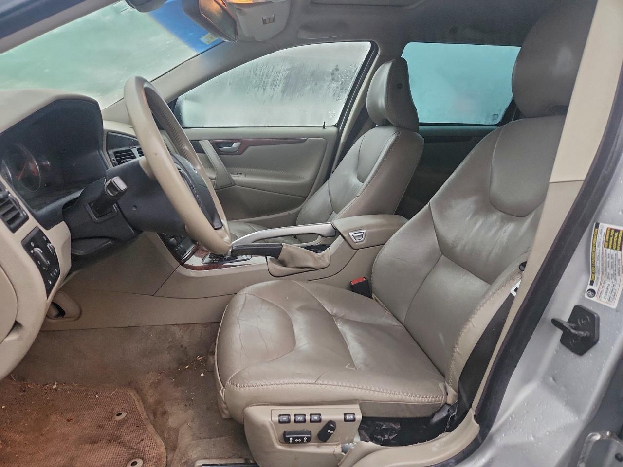 2005 VOLVO XC70 photo 7