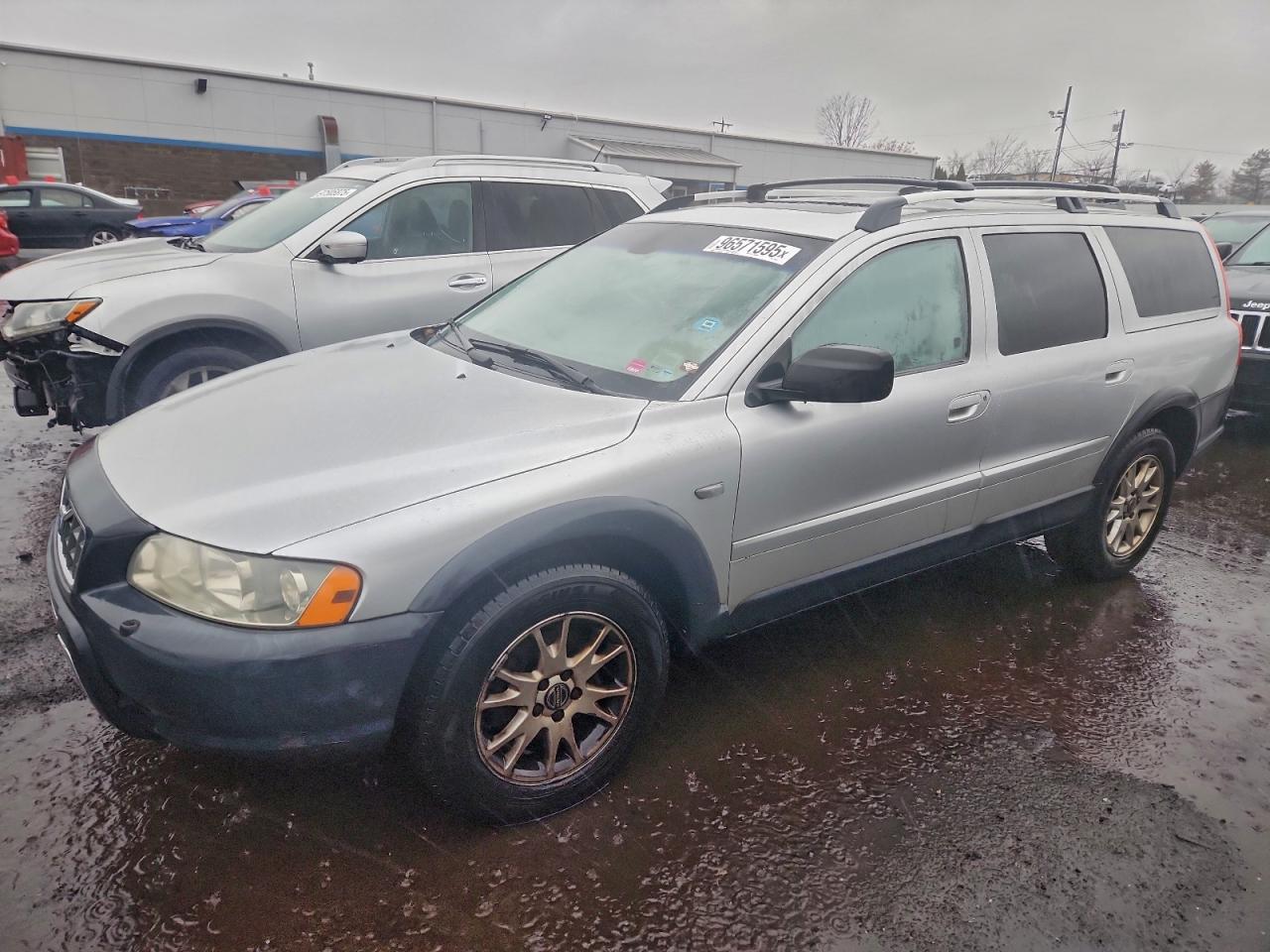 2005 VOLVO XC70