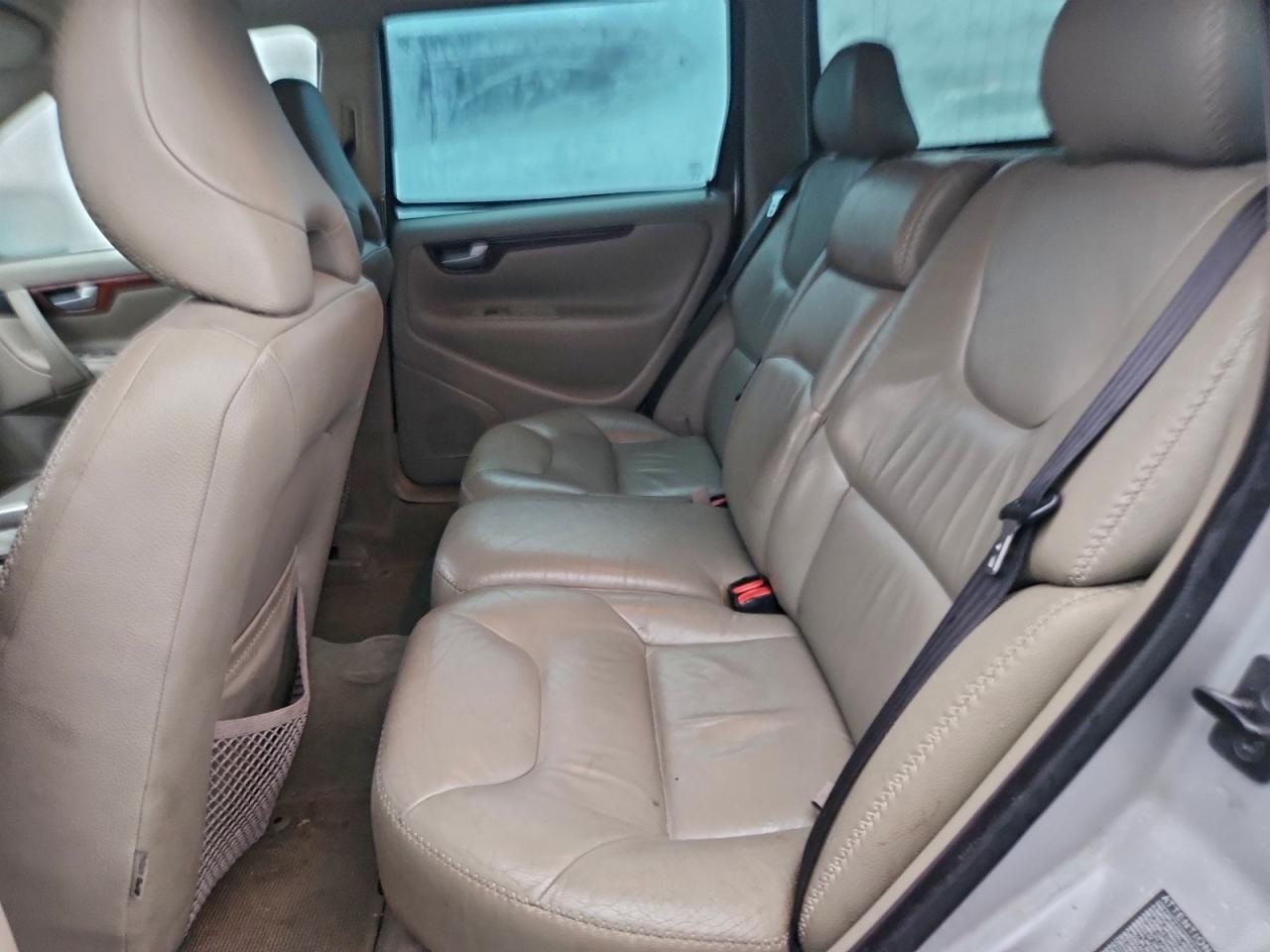 2005 VOLVO XC70 photo 10