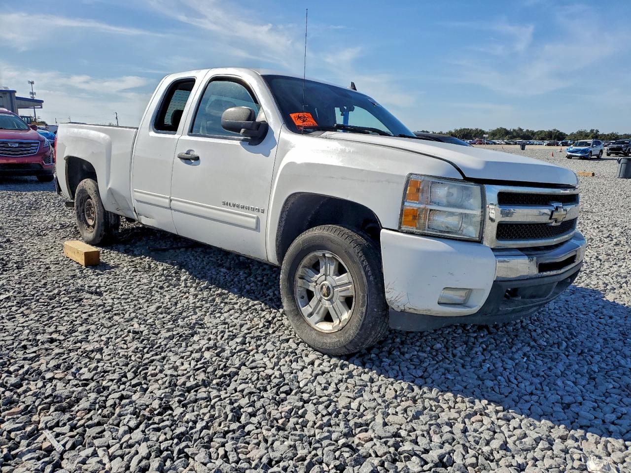 2009 CHEVROLET SILVERADO K1500 LT photo 4