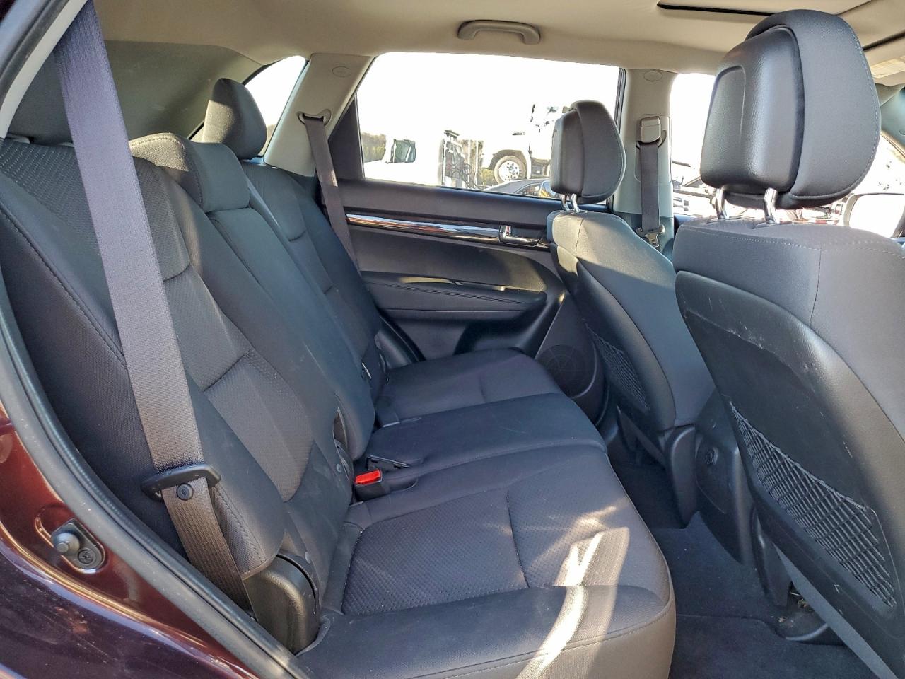 2011 KIA SORENTO BASE photo 11