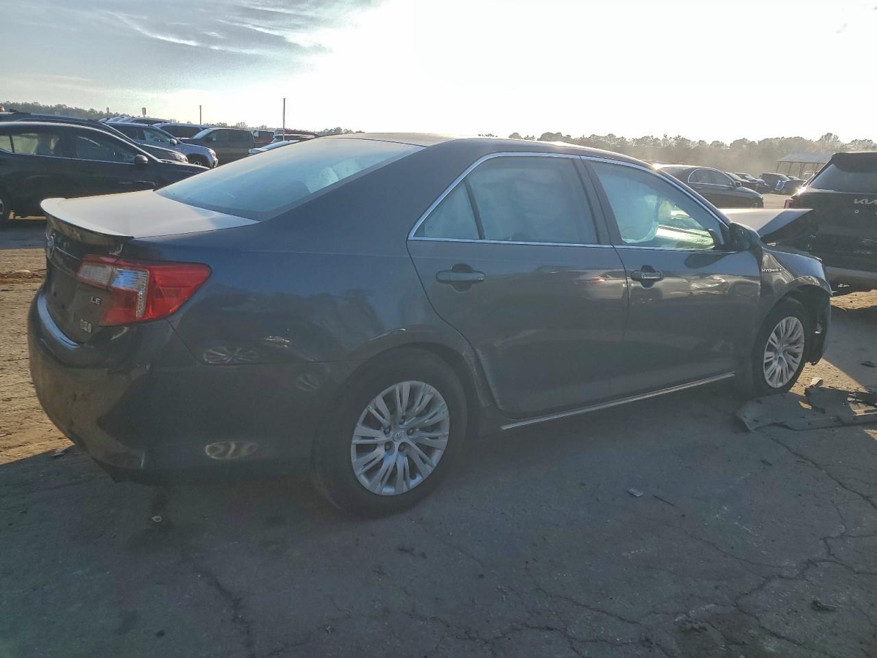 2014 TOYOTA CAMRY HYBRID photo 3