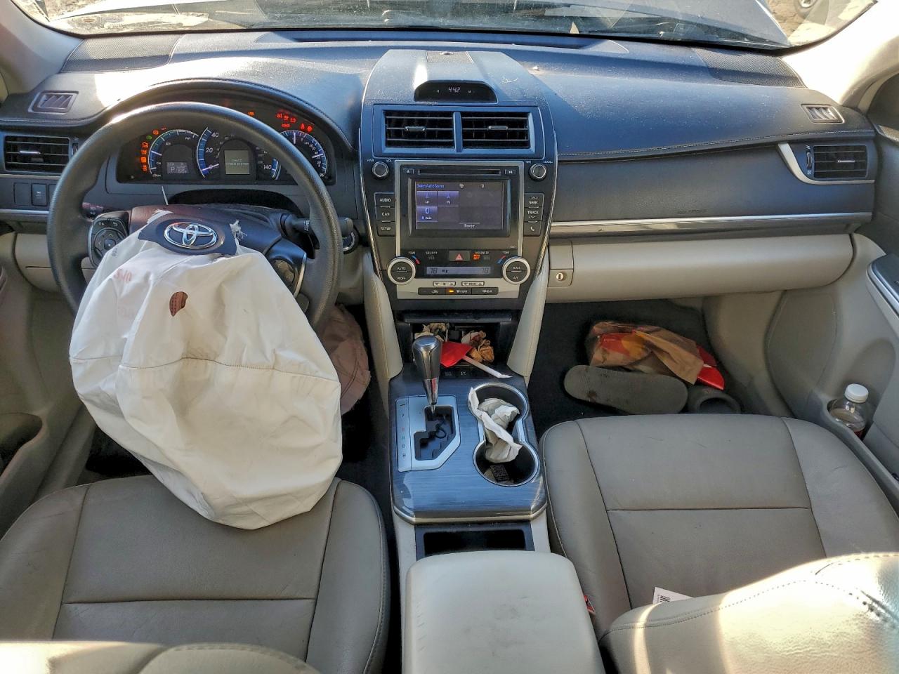 2014 TOYOTA CAMRY HYBRID photo 8