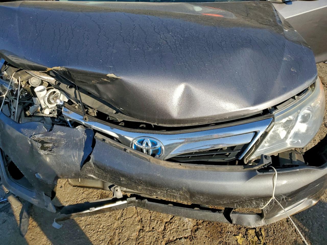 2014 TOYOTA CAMRY HYBRID photo 11