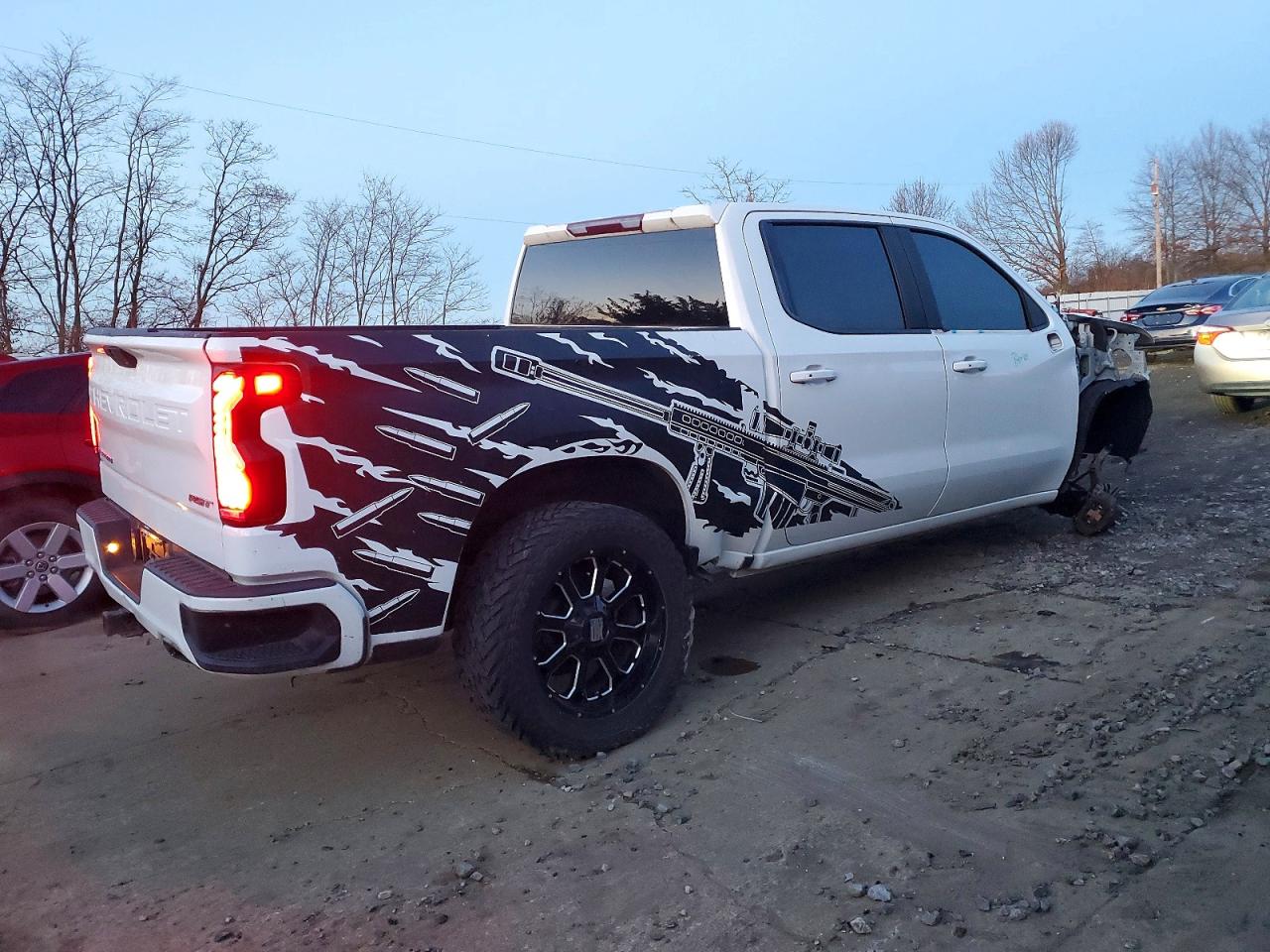 2019 CHEVROLET SILVERADO K1500 RST photo 3