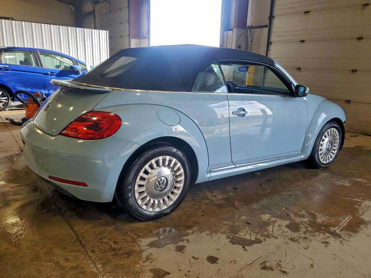 2015 VOLKSWAGEN BEETLE 1.8T photo 3