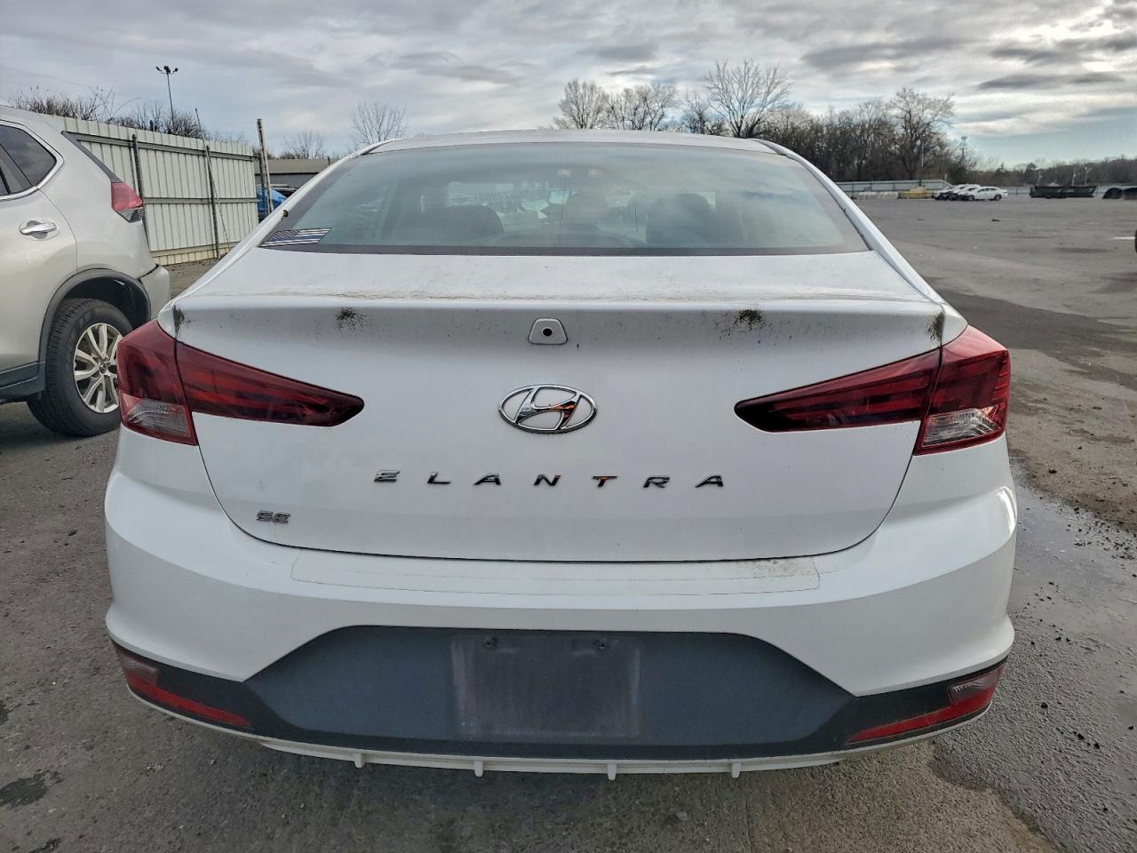 2020 HYUNDAI ELANTRA SE photo 6
