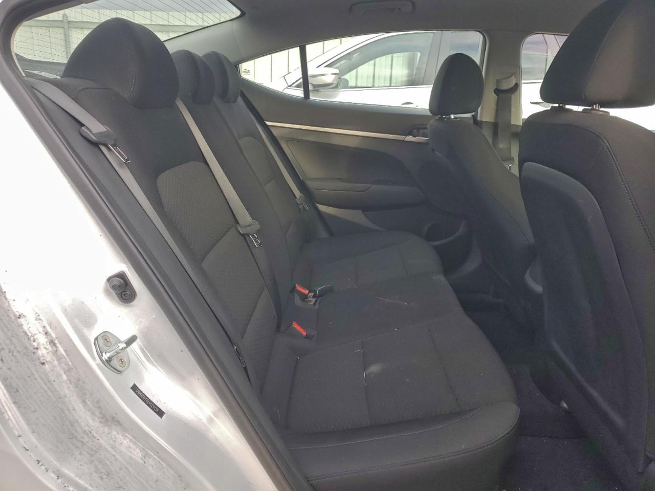 2020 HYUNDAI ELANTRA SE photo 10