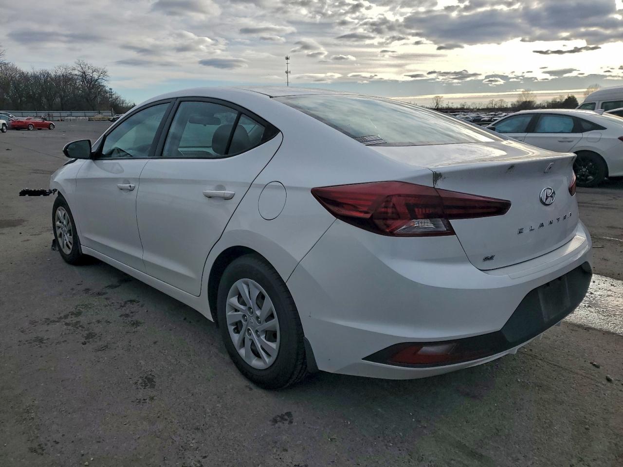 2020 HYUNDAI ELANTRA SE photo 2