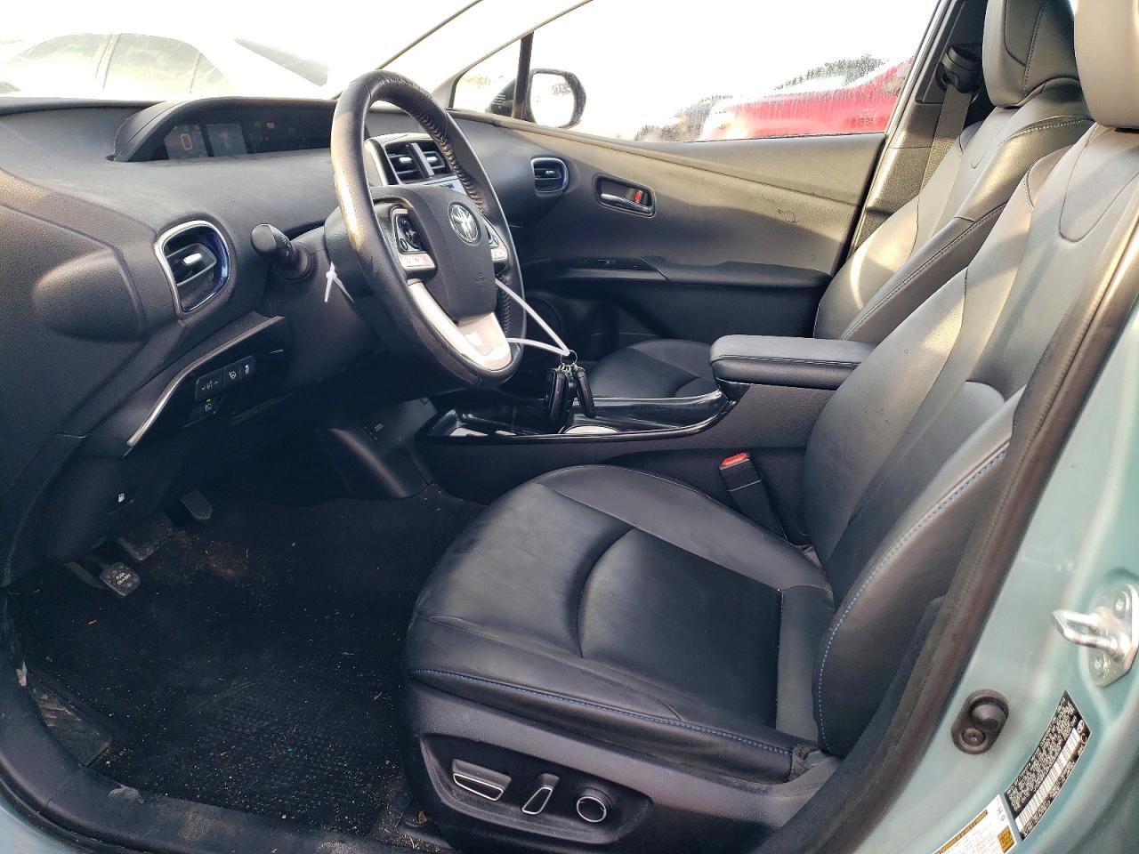 2017 TOYOTA PRIUS photo 7