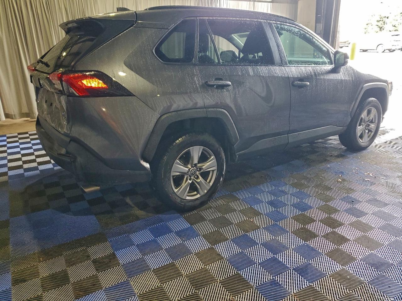 2024 TOYOTA RAV4 XLE photo 3