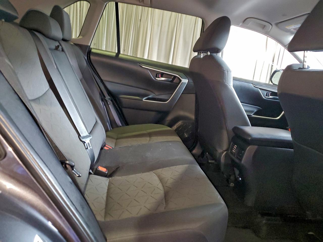 2024 TOYOTA RAV4 XLE photo 11