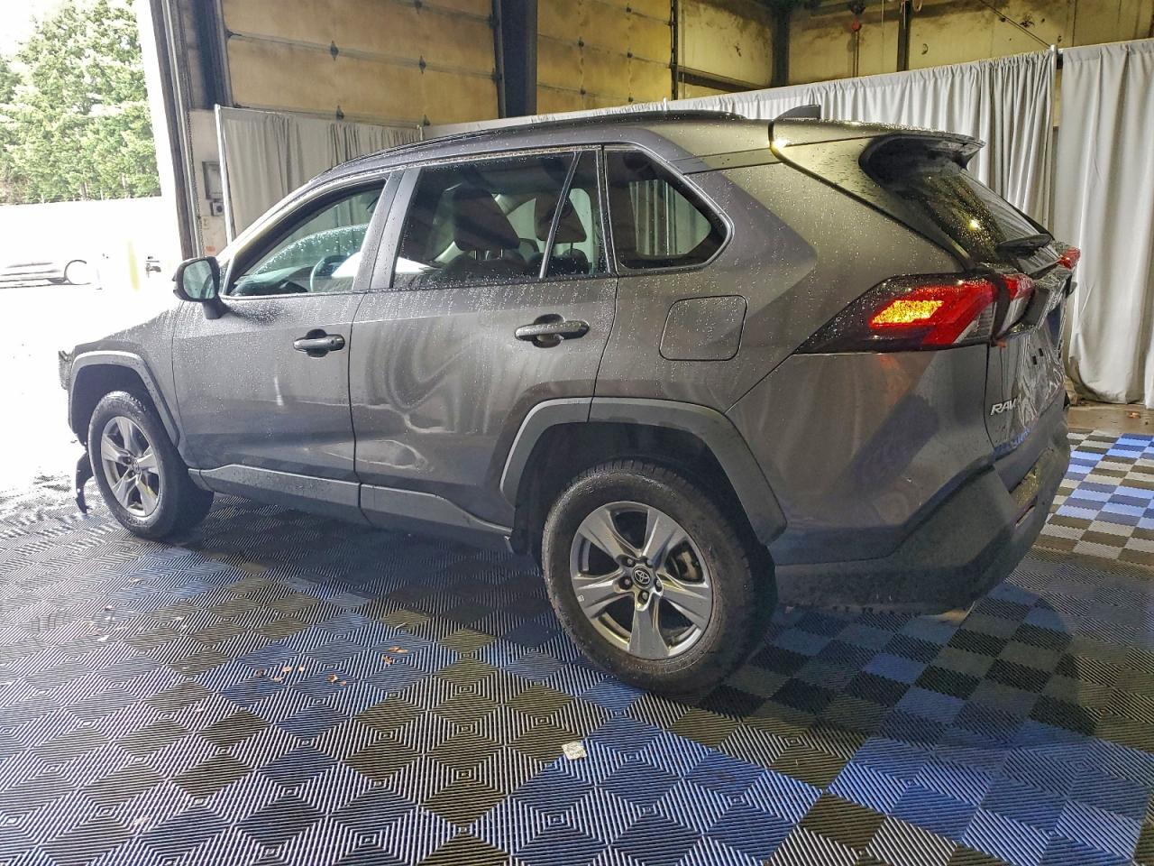 2024 TOYOTA RAV4 XLE photo 2