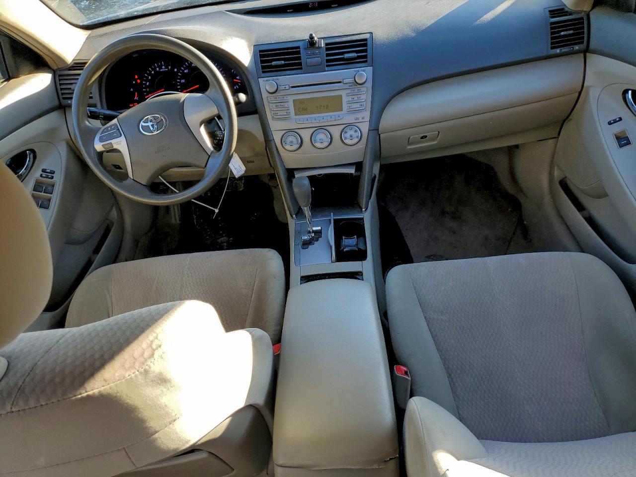 2010 TOYOTA CAMRY BASE photo 8