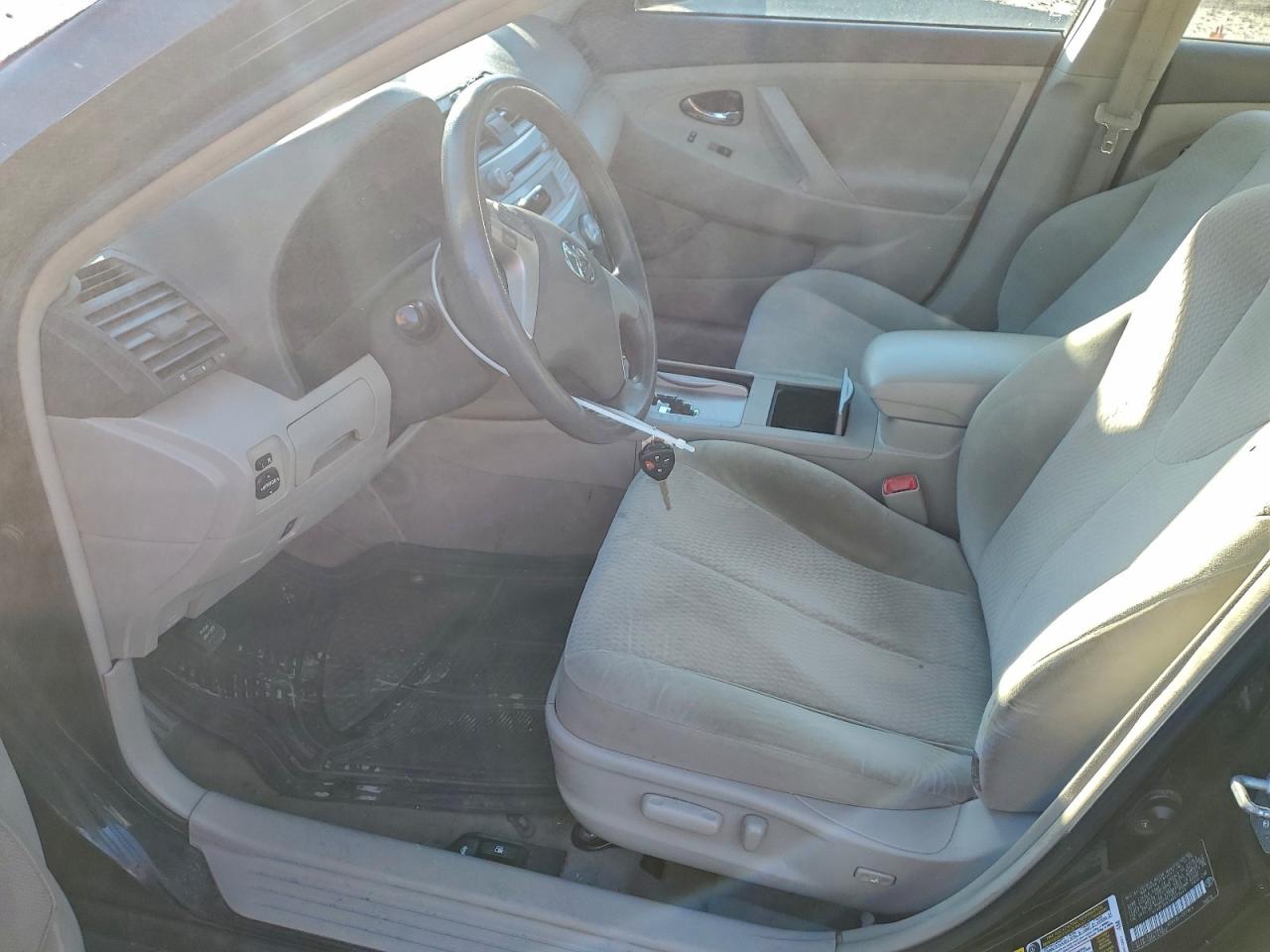 2010 TOYOTA CAMRY BASE photo 7