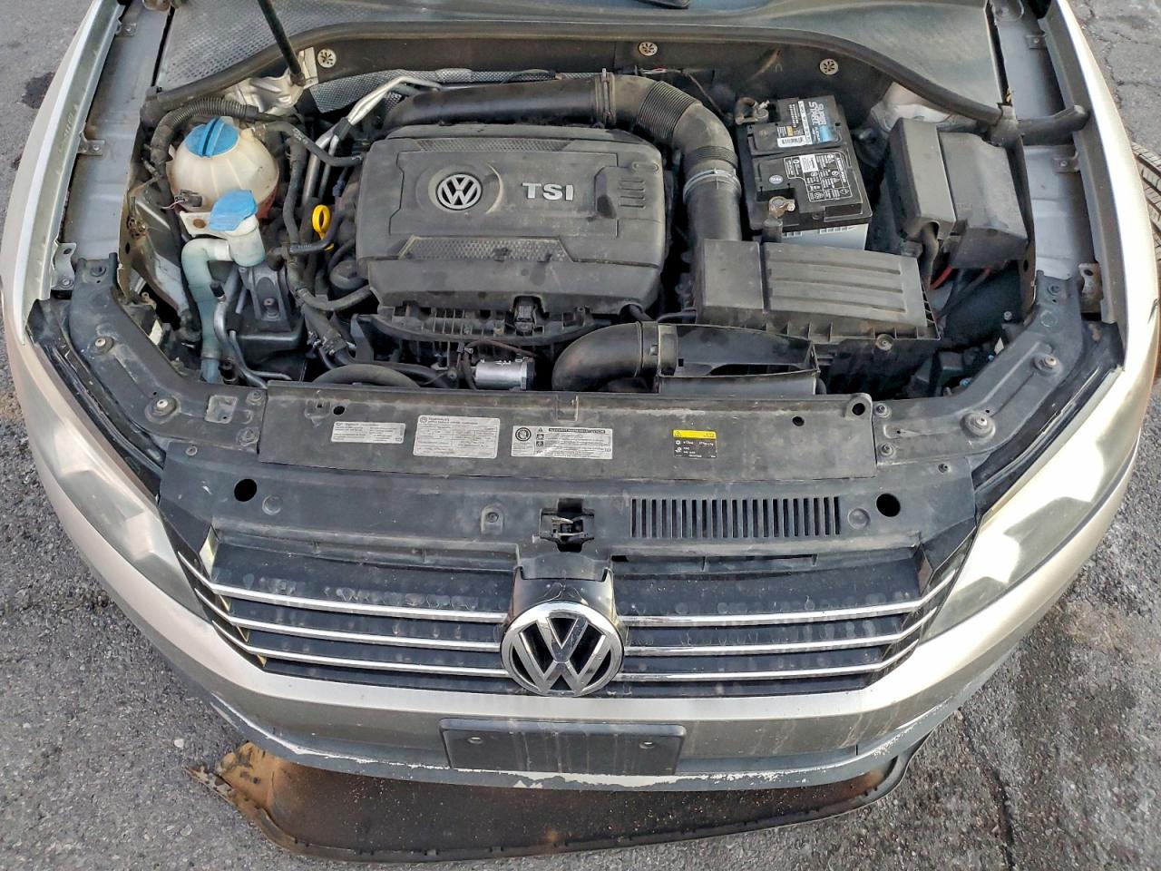 2014 VOLKSWAGEN PASSAT S photo 11