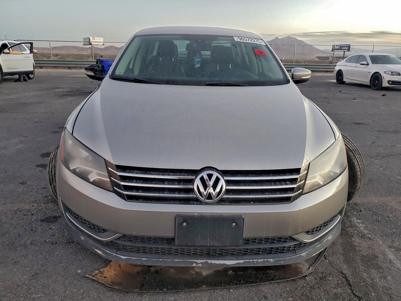 2014 VOLKSWAGEN PASSAT S photo 5
