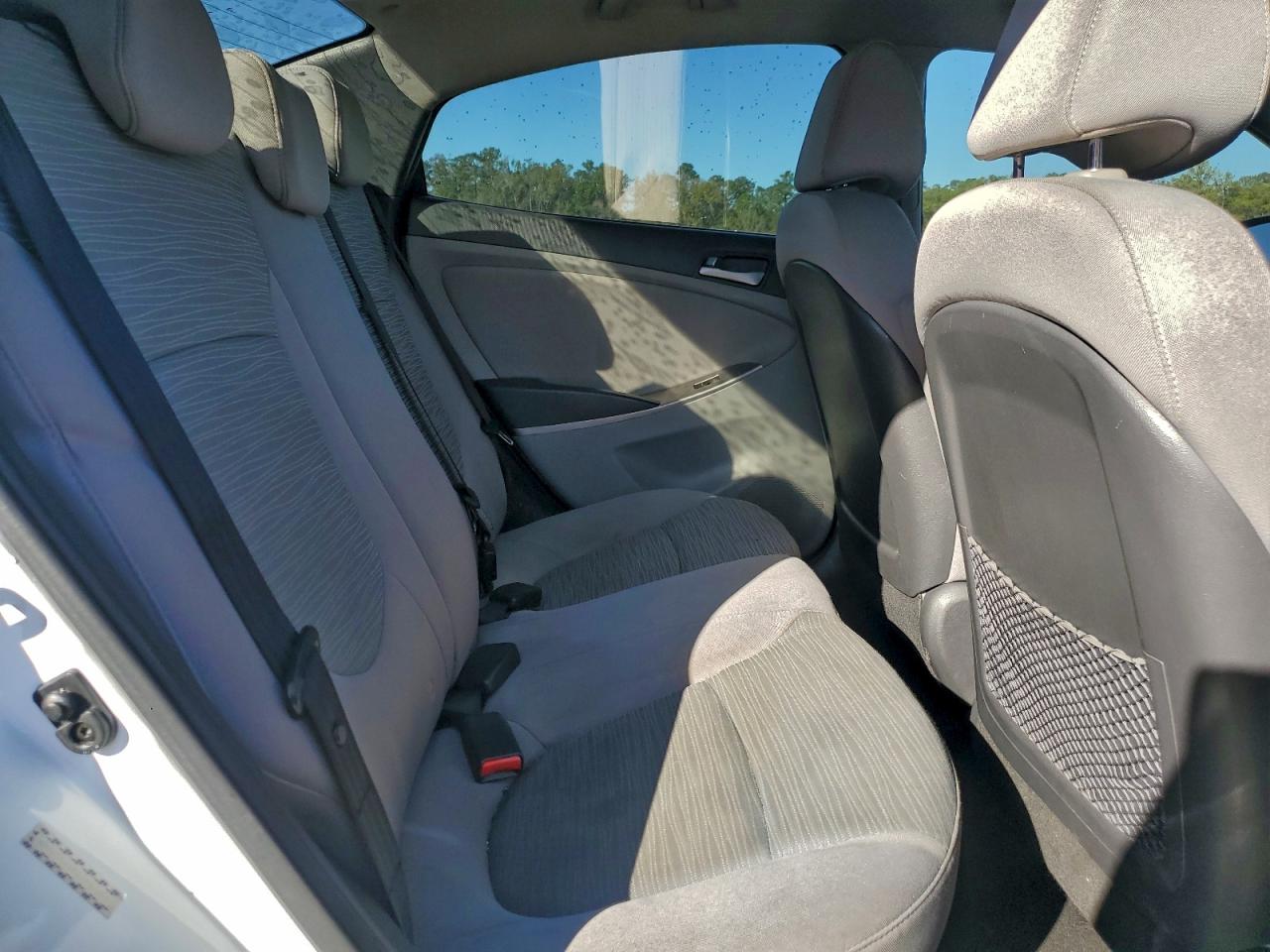2016 HYUNDAI ACCENT SE photo 10