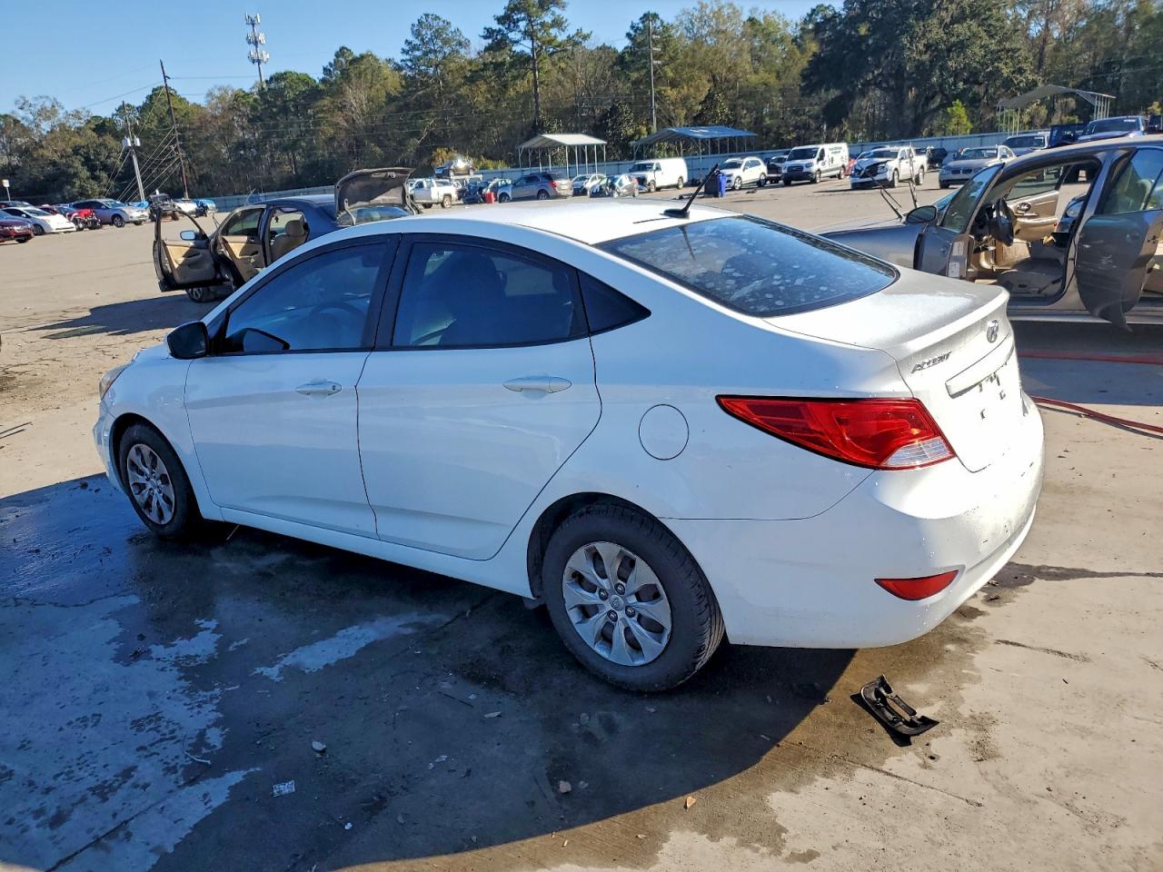 2016 HYUNDAI ACCENT SE photo 2