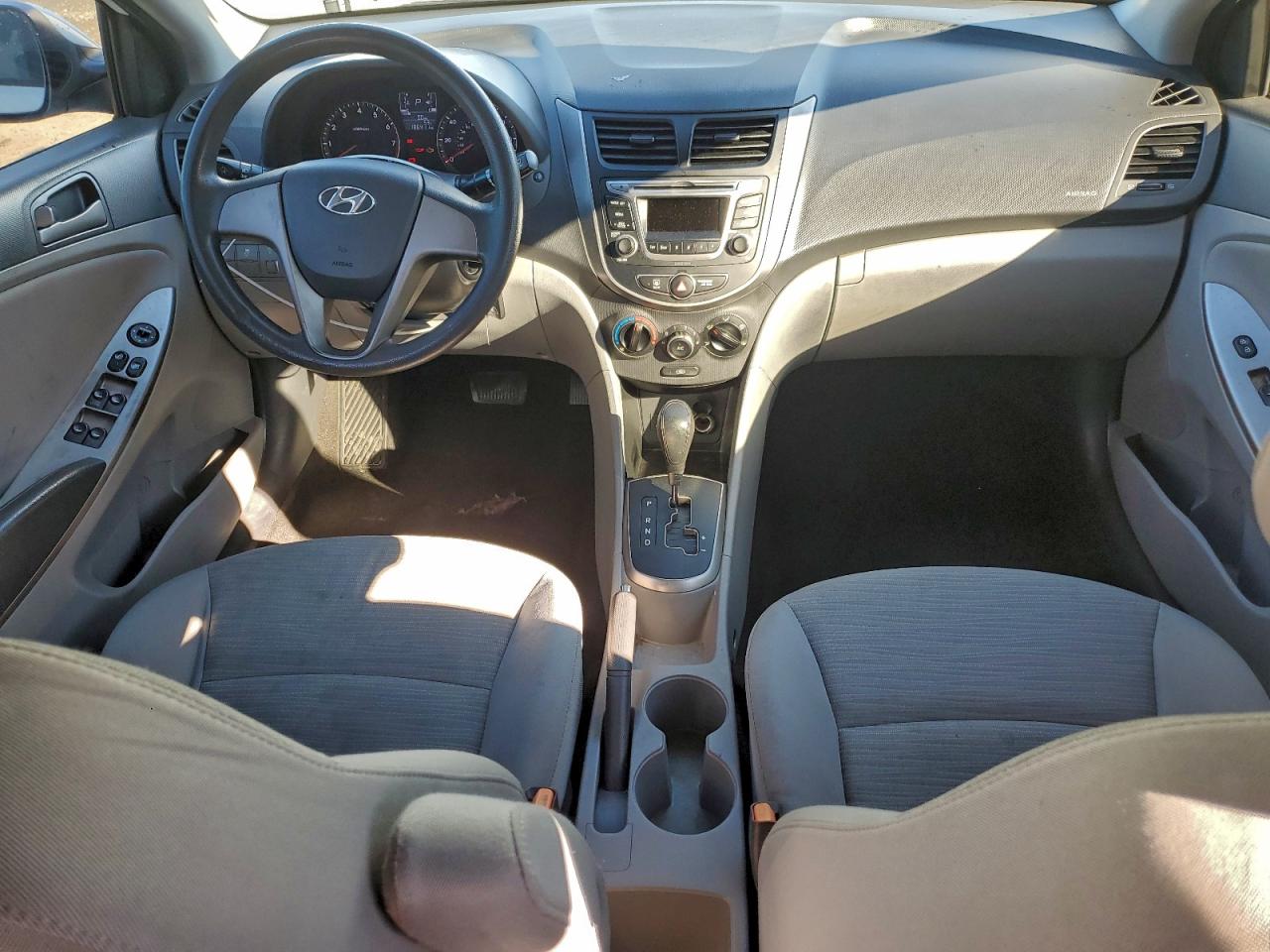 2016 HYUNDAI ACCENT SE photo 8