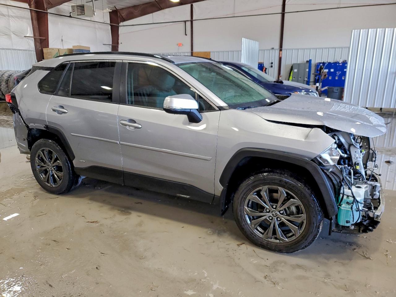 2022 TOYOTA RAV4 XLE PREMIUM photo 4