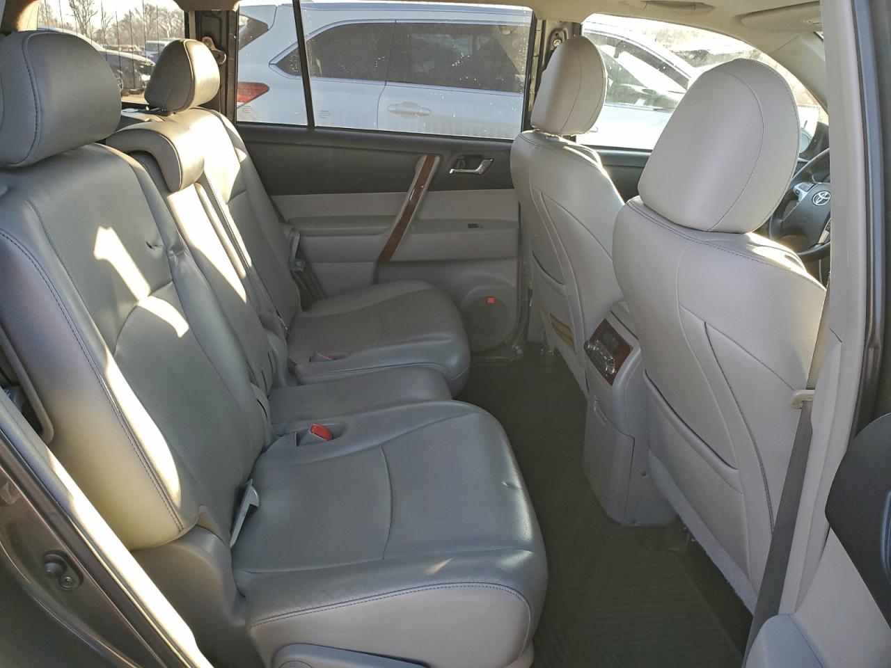 2013 TOYOTA HIGHLANDER LIMITED photo 11