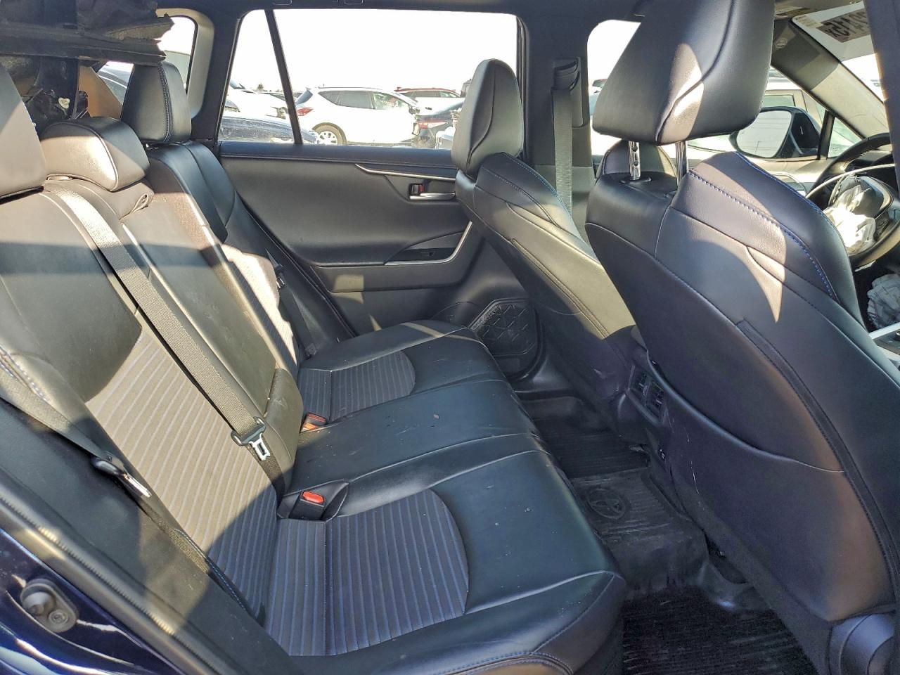 2021 TOYOTA RAV4 XSE photo 10