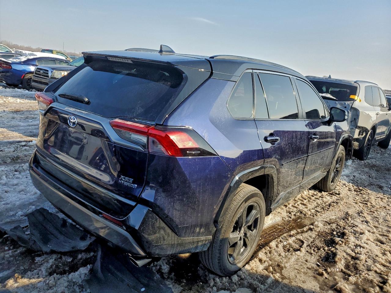2021 TOYOTA RAV4 XSE photo 3