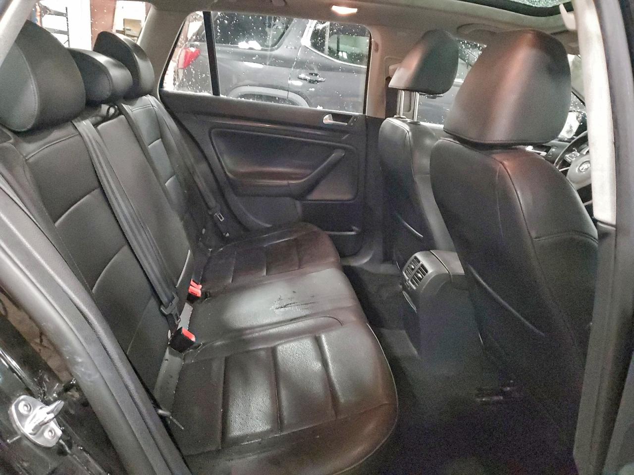 2012 VOLKSWAGEN JETTA TDI photo 11