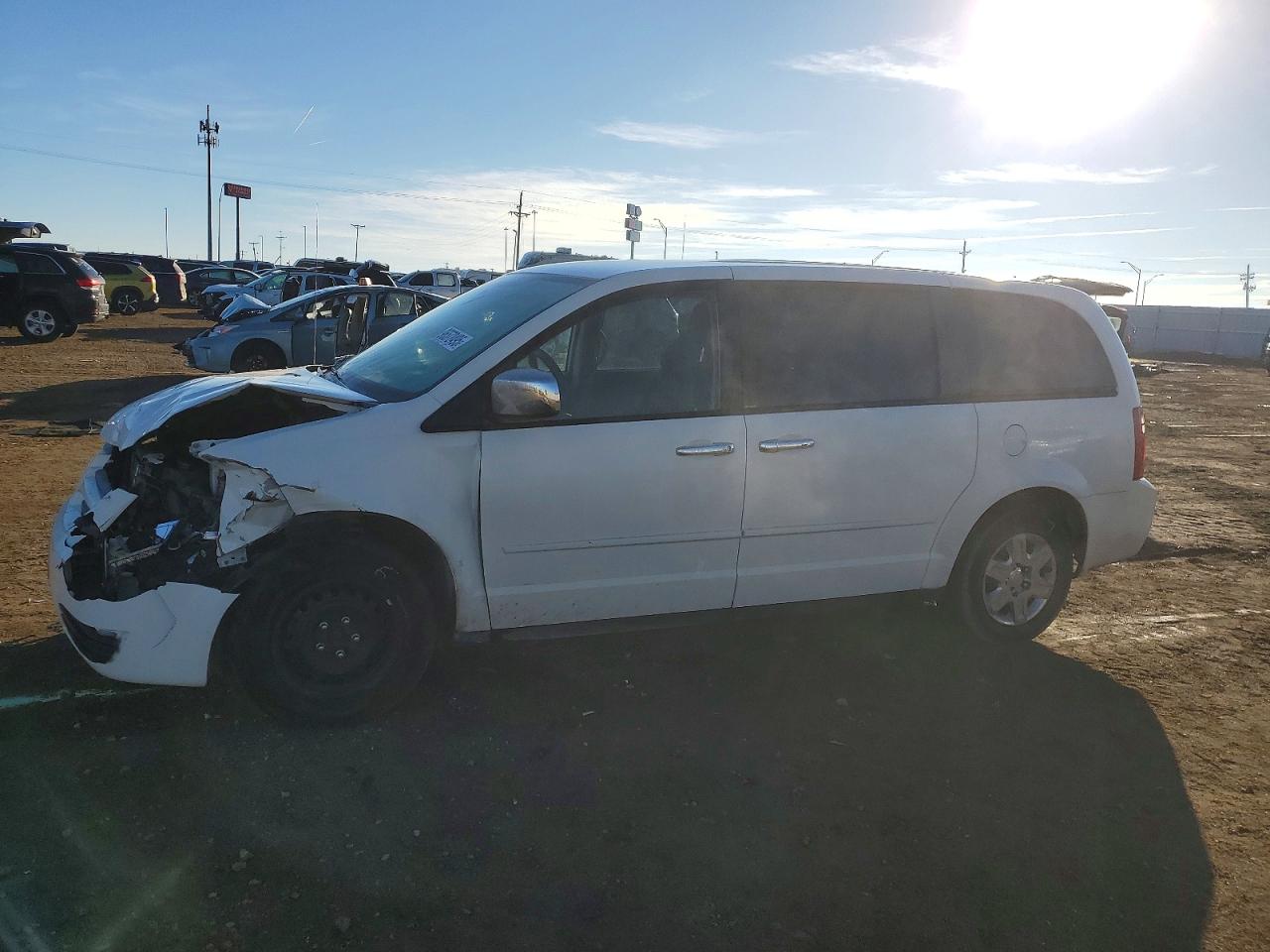 2010 DODGE GRAND CARAVAN SE — FRONT END damage — photo 1