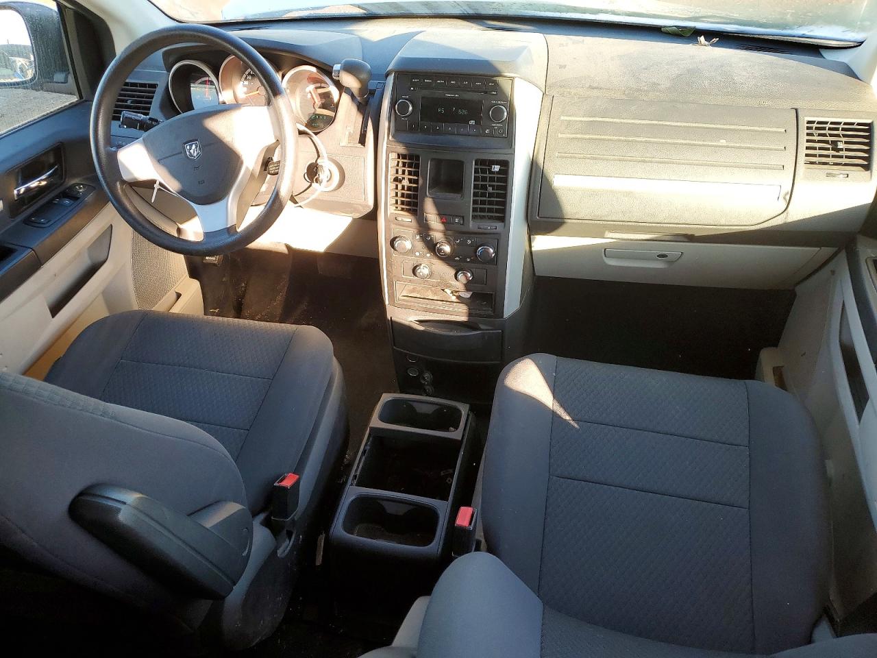 2010 DODGE GRAND CARAVAN SE photo 8