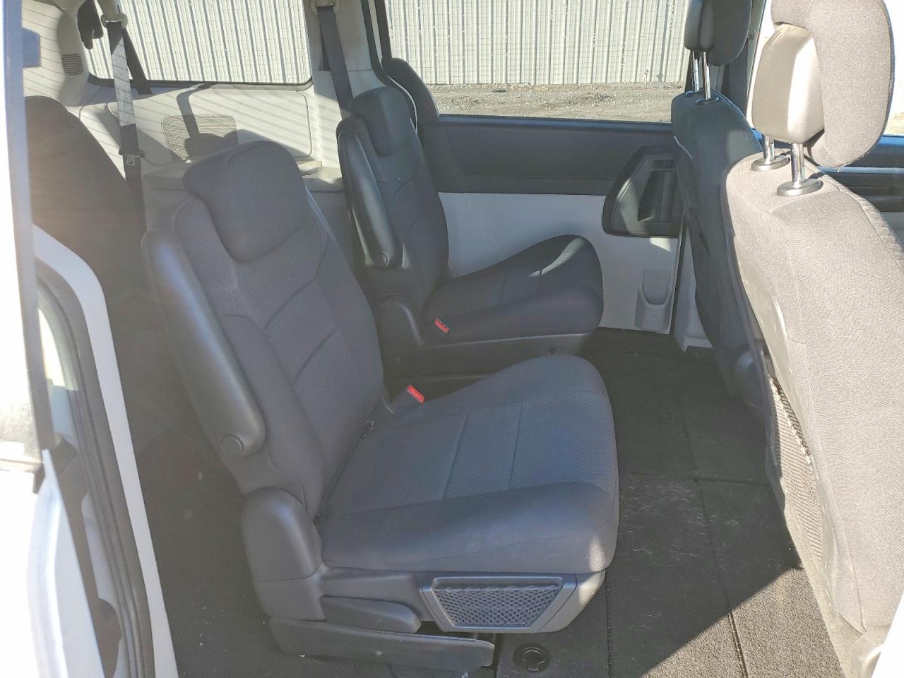 2010 DODGE GRAND CARAVAN SE photo 11